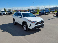 RAV4 Hybrid XLE AWD, 2.5L, Heated Front Seats, Power Sunroof, Roof Cross Bars, Paint Protection Film... (image 8)
