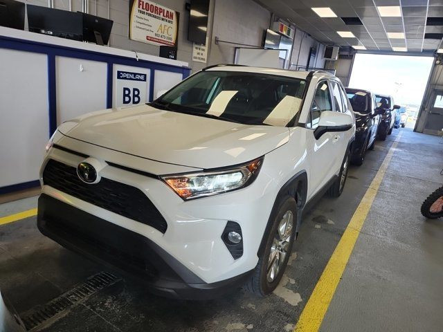 2020 Toyota RAV4 XLE Premium AWD | Leather | Sunroof in Cars & Trucks in Guelph