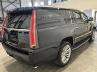 Le Cadillac Escalade ESV 2018 version LUXE**AWD**NAVI**CUIR**TOIT PANO**MAGS**DVD, offert par AutoSt... (image 3)
