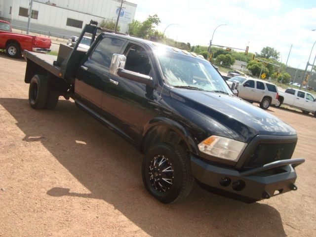 2010 Dodge Ram 3500 4x4 CREW CAB LARAMIE 6.7L DIESEL in Cars & Trucks in Edmonton - Image 4
