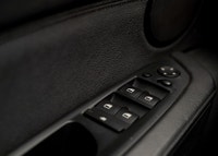 KEY FEATURES: PUSH BUTTON START | REARVIEW CAMERA | NAVIGATION | HEATED STEERING | BLUETOOTH | POWER... (image 7)