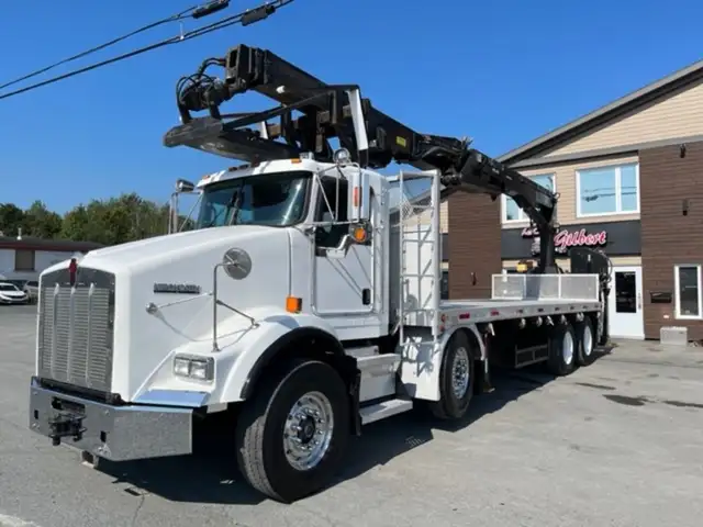 2010 Kenworth T800 in Heavy Equipment in St-Georges-de-Beauce - Image 2