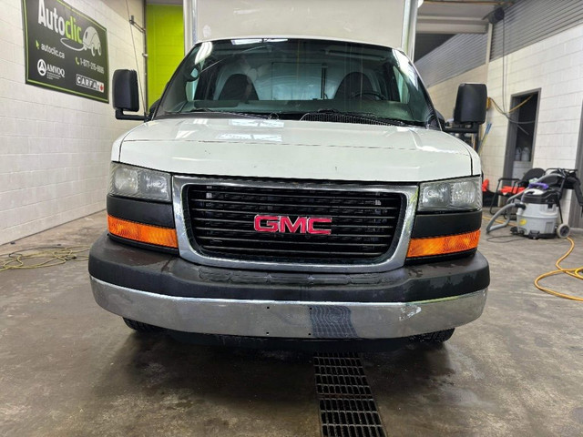  2015 GMC Savana 3500 Van 139 in Cars & Trucks in Laval / North Shore - Image 2