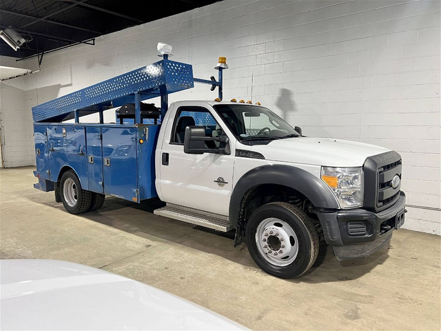 2011 Ford F-450 6.7L DIESEL! SERVICE BOX! POWER LIFT GATE! 165WB in Cars & Trucks in Mississauga / Peel Region - Image 2