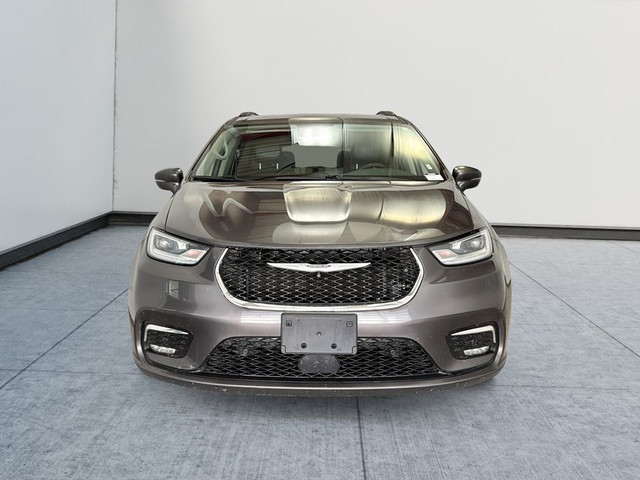 2022 Chrysler Pacifica Touring L 8 PASSAGERS Theater Family grou in Cars & Trucks in Laval / North Shore - Image 2