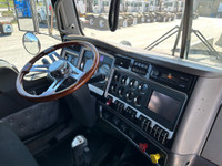 Appelez // Call Jean-Philippe 514-770-6940 Tracteur avec couchette // Sleeper truck Kenworth T800 20... (image 5)