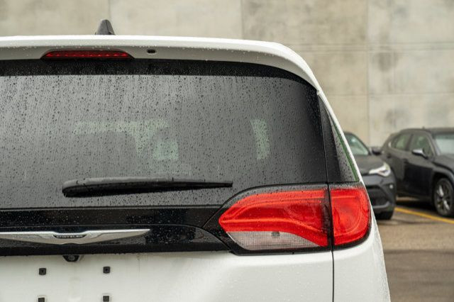 2023 Chrysler Grand Caravan SXT in Cars & Trucks in Edmonton - Image 4