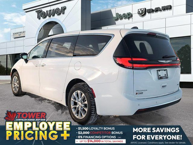 2025 Chrysler Pacifica Select in Cars & Trucks in Calgary - Image 3