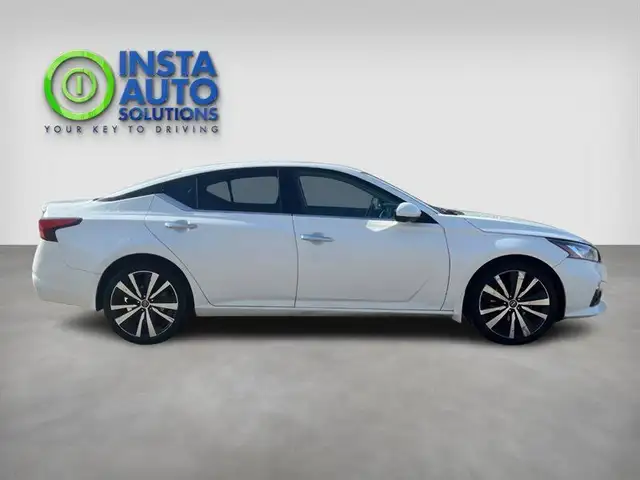 2019 Nissan Altima 2.5 Platinum AWD in Cars & Trucks in St. Albert - Image 5