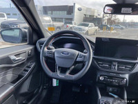 This Ford Escape has a dependable Gas/Electric I-4 2.5 L/152 engine powering this Variable transmiss... (image 6)