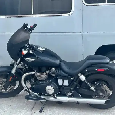 APPLY NOW: https://www.ridecollective.ca/get-pre-approved The 2014 Triumph Speedmaster is a stylish...