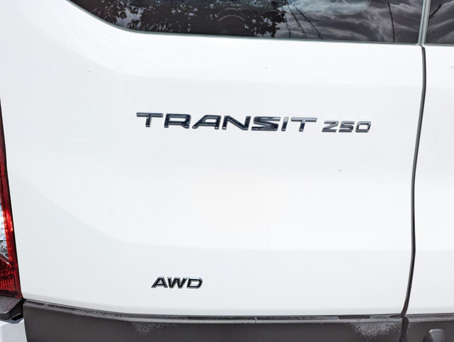 2023 Ford Transit-250 Cargo LOW KMS! AWD TRANSIT 250, EXTRA... in Cars & Trucks in Ottawa - Image 2