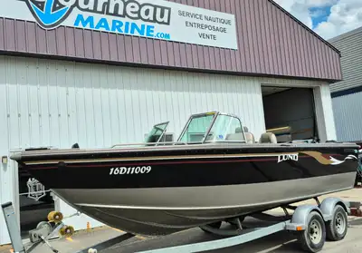 Bateau d'aluminium prêt pour la pêche Lund Baron 2005 21 pieds avec un moteur Mercruiser 350 Mag MPI...