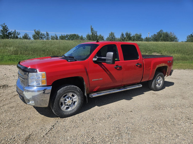 2010 Chevrolet Silverado in Cars & Trucks in Edmonton