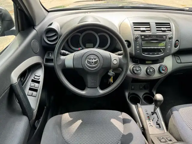 2010 Toyota RAV4 SPORT V6 - 4X4 in Cars & Trucks in City of Toronto - Image 11