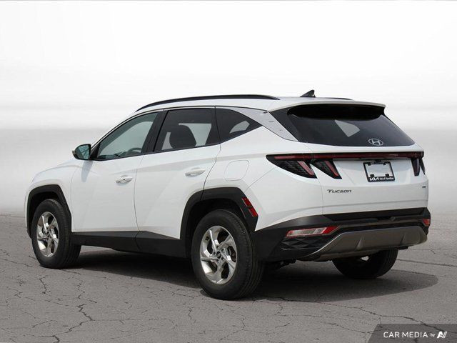 2023 Hyundai Tucson Preferred | Awd | Car Play | Back Up Camera in Cars & Trucks in Hamilton - Image 3