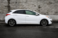 Low Mileage, Leather Seats, Navigation, Sunroof, Rear View Camera, Bluetooth! 6 LOCATIONS KINGSTON -... (image 1)