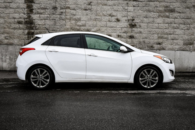 2016 Hyundai Elantra GT Limited • SUNROOF • HEATED LEATHER in Cars & Trucks in Kingston - Image 2