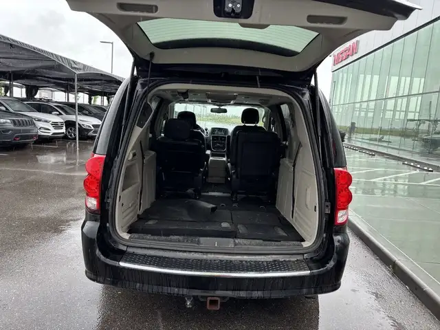 2013 Dodge Grand Caravan Crew in Cars & Trucks in Calgary - Image 7