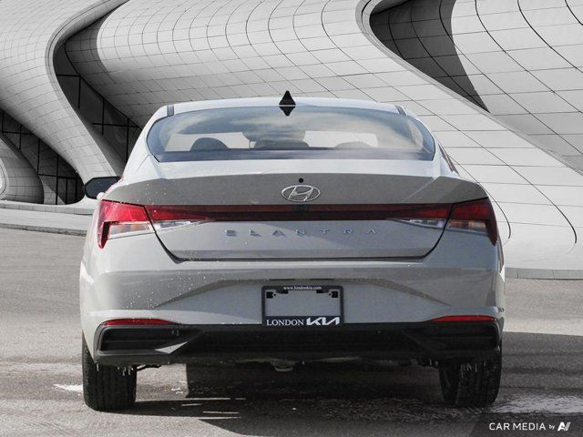 2022 Hyundai Elantra Preferred in Cars & Trucks in London - Image 4