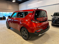 Stand out from the crowd in our luxurious 2021 Kia Soul EX+ that leads the way in Habanaro Orange Me... (image 2)