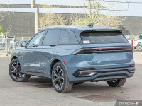 Sunroof, Cooled Seats, Premium Audio, Navigation, Wireless Charging! Very few crossover SUVs come cl... (image 3)