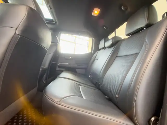 2018 Toyota Tacoma TRD SPORT 4x4 Double Cab dans Autos et camions dans Ville d’Edmonton - Image 27
