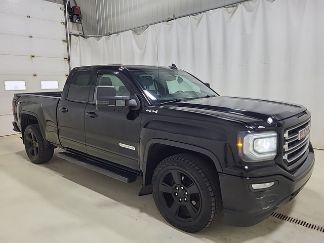 2018 GMC Sierra 1500 4WD Double Cab 143.5" | 5.3L in Cars & Trucks in City of Toronto - Image 3