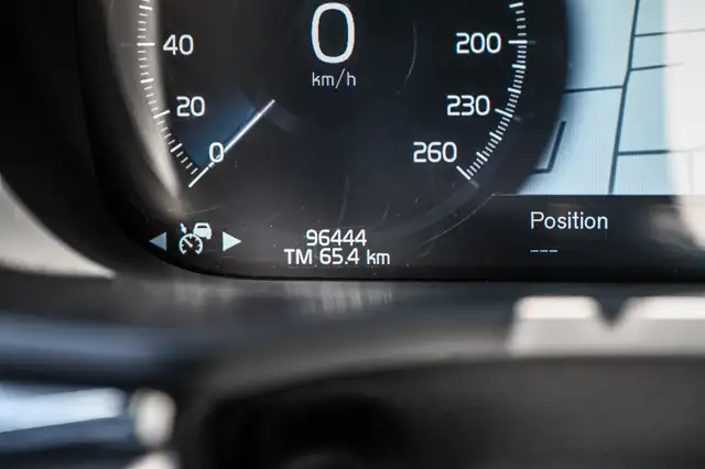 2021 Volvo XC60 in Cars & Trucks in City of Montréal - Image 27