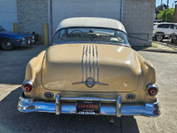 1954 Pontiac Chieftain Butternut Beige Beauty with Classic Two-Tone Charm Step back in time with thi... (image 4)