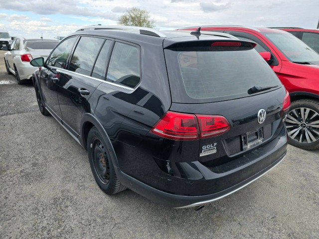 2017 Volkswagen Golf Alltrack in Cars & Trucks in Ottawa - Image 2