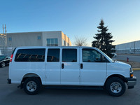 2025 CHEVROLET EXPRESS G3500 LT - 12 Passenger - 6.6 Lit - 8 Cylinder Gasoline engine. White exterio... (image 5)