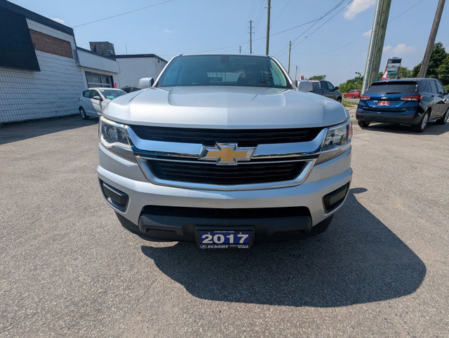 2017 Chevrolet Colorado 4WD CREW CAB WITH A HARD TONNEAU COVER!! in Cars & Trucks in Barrie - Image 3