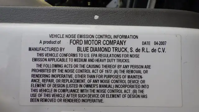 2008 ford F-750 18 Foot Flat Deck Regular Cab 2WD Diesel Dually  in Heavy Trucks in Richmond - Image 41