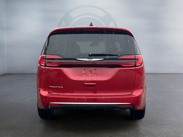 2025 Chrysler Pacifica Select - Apple CarPlay in Cars & Trucks in Lethbridge - Image 4