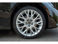 2022 Lexus RC300 AWD Coupe Low mileage RC300 coupe with only 15,000 kilometers from new! All-wheel-d... (image 7)