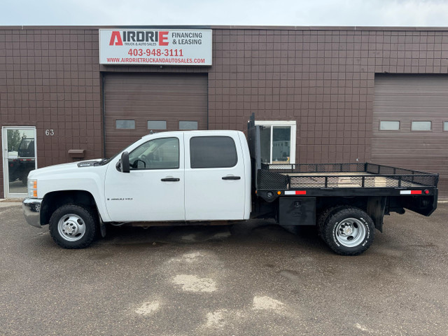 2007 Chevrolet Silverado 3500HD Flat Deck 4X4 in Cars & Trucks in Calgary