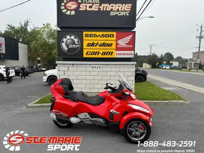 Can-Am Spyder RT S SE5 ( semi-automatique 5 vitesses ) 2012 avec 47 270 KM. machine idéale pour les...