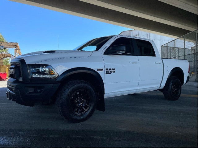 2022 Ram 1500 Classic Warlock CREW 4WD 5.7L HEMI B/U CAMERA in Cars & Trucks in Delta/Surrey/Langley - Image 3