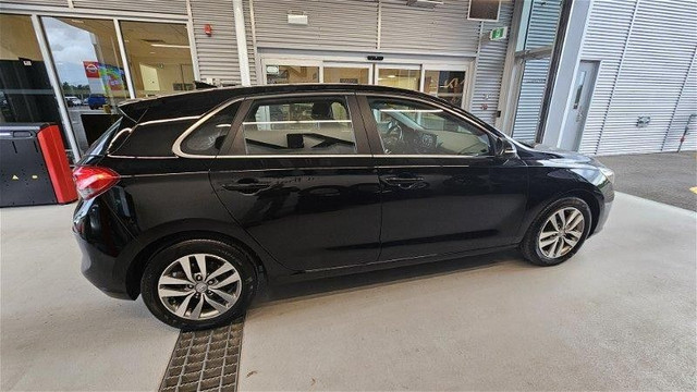 2020 Hyundai Elantra GT in Cars & Trucks in Cornwall - Image 4