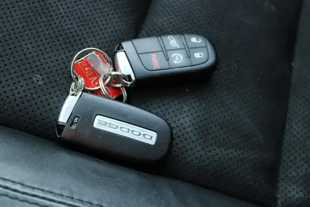 2019 Dodge Durango in Cars & Trucks in Oakville / Halton Region - Image 33