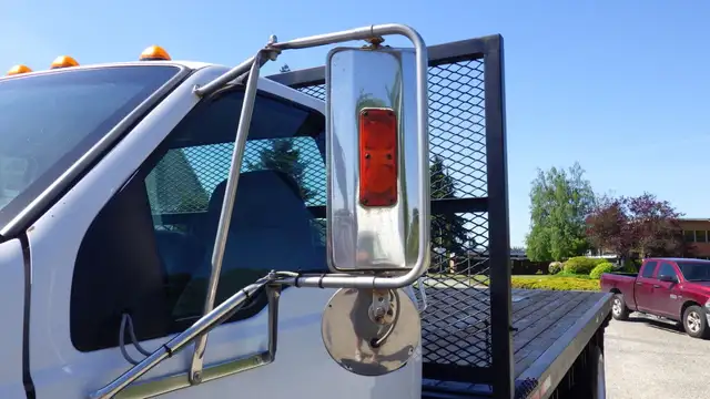 2006 Ford F650 16 Foot Flat Deck in Cars & Trucks in Delta/Surrey/Langley - Image 30