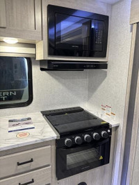 Alta Trailer ALT2375KRK Introducing the new Alta 2375KRK! This couples trailer is where practicality... (image 5)