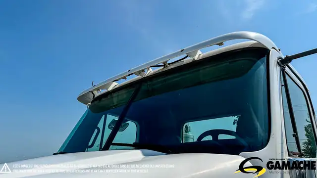 2007 FREIGHTLINER CL112 COLUMBIA CAMION DE VILLE in Heavy Trucks in Longueuil / South Shore - Image 20