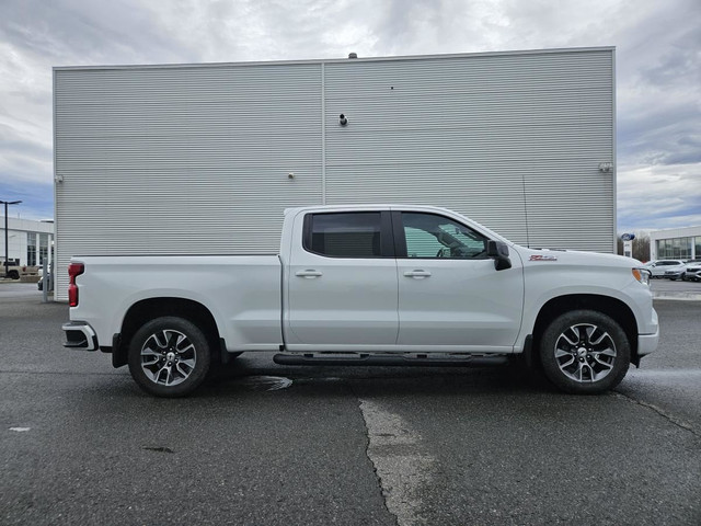 Chevrolet Silverado 1500 RST cabine multiplace 4RM 157 po 2022 à in Cars & Trucks in Victoriaville - Image 4