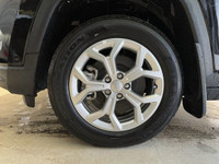 EXECUTIVE CROSSTOWN DEMO! This 2024 JEEP COMPASS LATITUDE 4X4 has the following options Premium Clot... (image 9)
