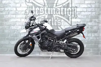 2015 Triumph Tiger 800 XCx for sale! Nicely equipped and ready to adventure wherever you want to go!...