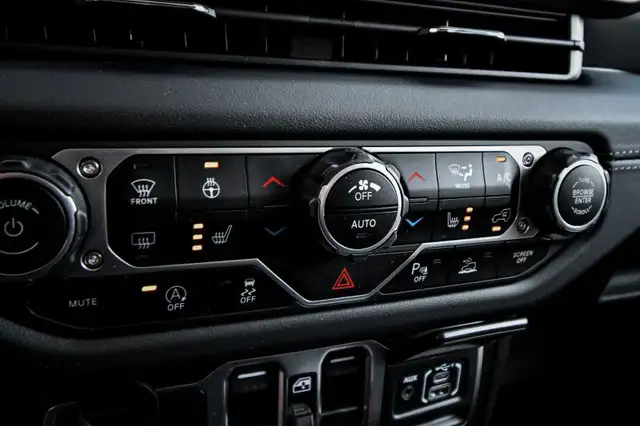 2024 Jeep Wrangler Sahara • REMOTE START • HEATED SEATS/STEERING in Cars & Trucks in Ottawa - Image 20