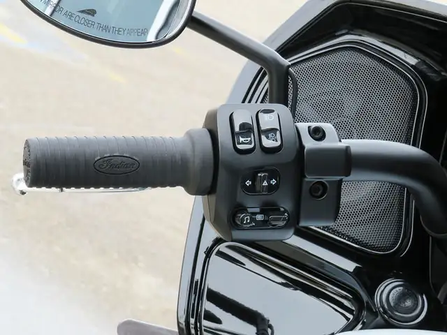 2025 Indian Motorcycle Pursuit Dark Horse 112 Ghost White Metall in Street, Cruisers & Choppers in Cambridge - Image 12
