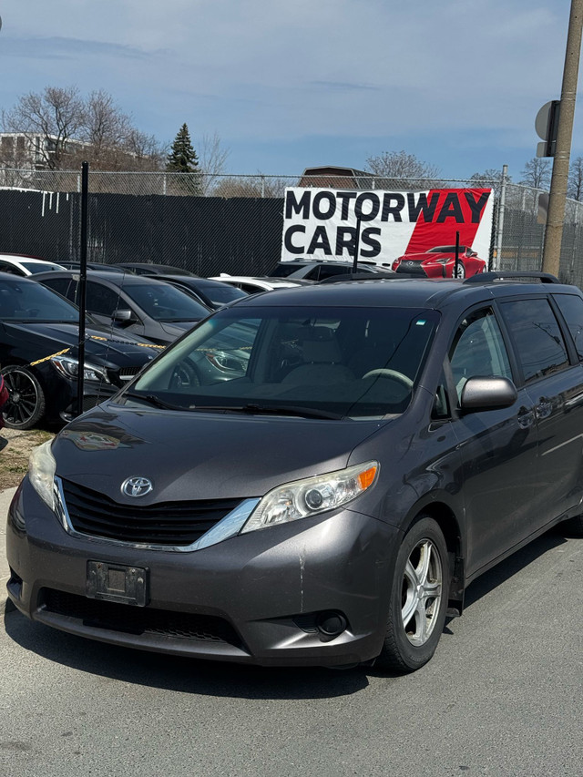 2013 Toyota Sienna LE **ONE OWNER** | **NO ACCIDENT** in Cars & Trucks in City of Toronto